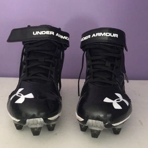Under Armour Run n Gun D Football Cleats Black White Mid Men size 11 no box